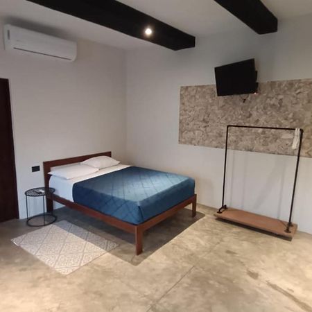 Aparthotel Xuva à Mérida Extérieur photo